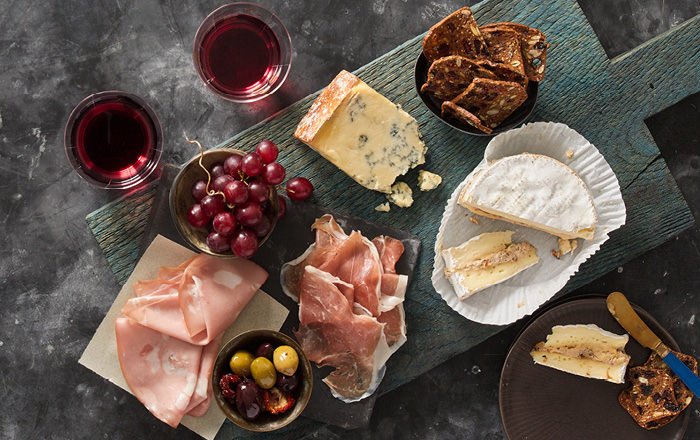 VIAwesome's tweet photo. Holiday Treat! Win a $500 gift card from Whole Foods Market #Vancouver @WFMVan https://t.co/mYADSQuzKH via @VIAwesome RT to Enter! https://t.co/PwqGLv0wnu
