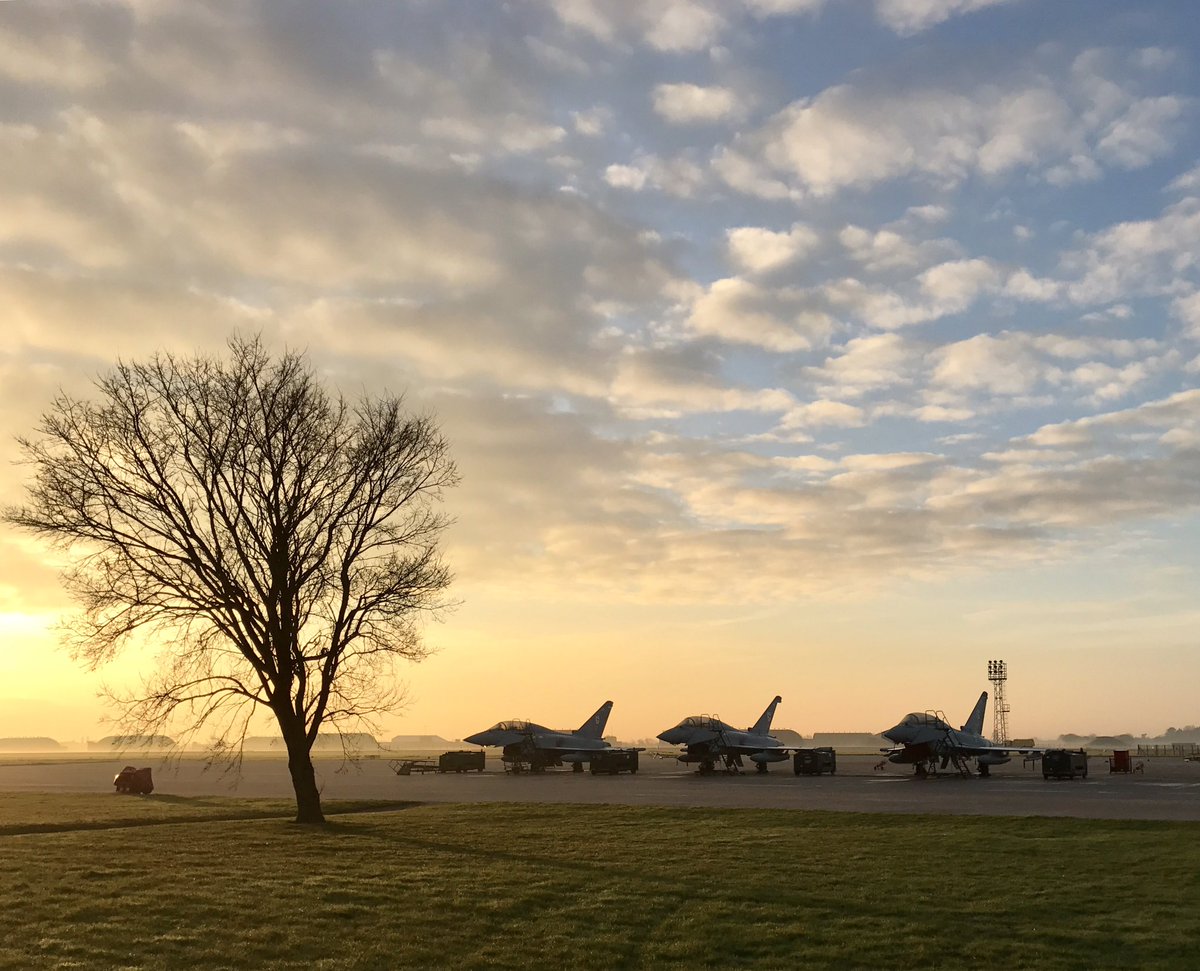 RogCruickshank's tweet image. #Typhoonjets in the morning #mist Buy our book, help fight the #mentalhealth stigma justgiving.com/speedofsound for #H4H