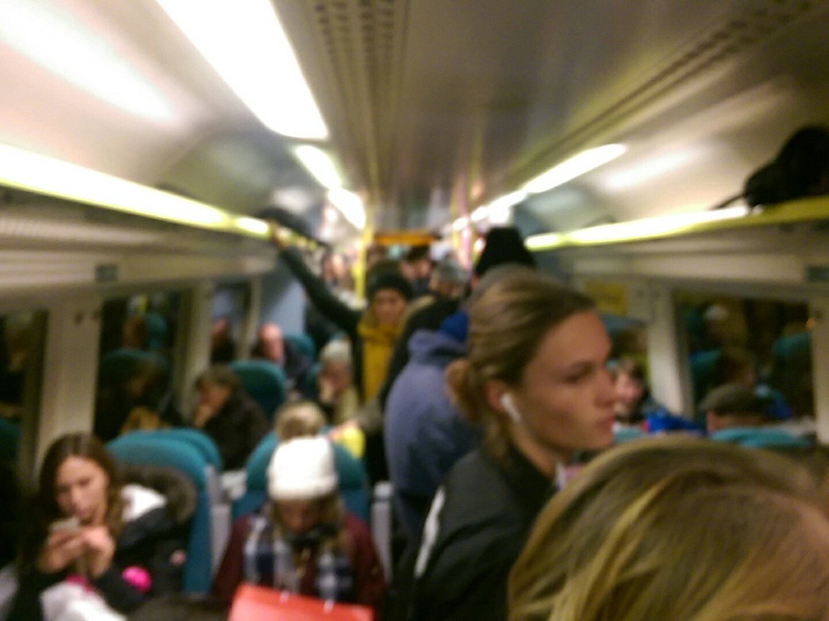 Dear <a href="/SouthernRailUK/">Southern</a> screw you. Once again.
#toomanycancelledtrains