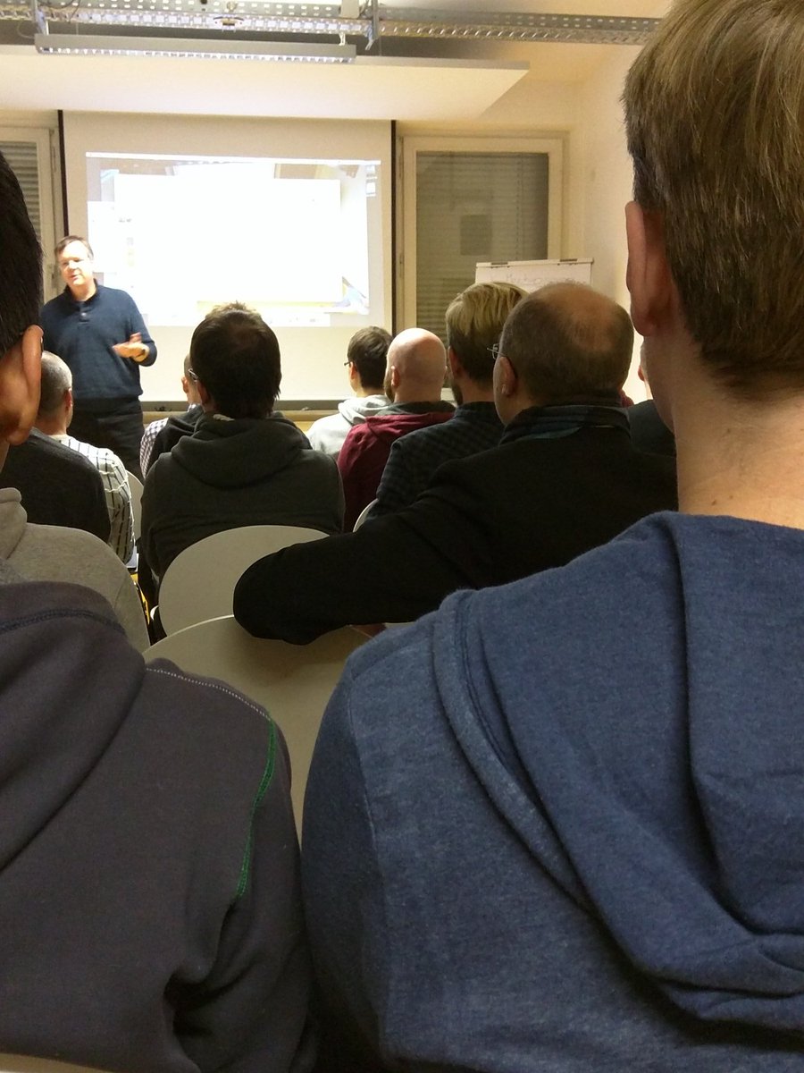 gullamahi's tweet image. #StuttgartJS in full flow