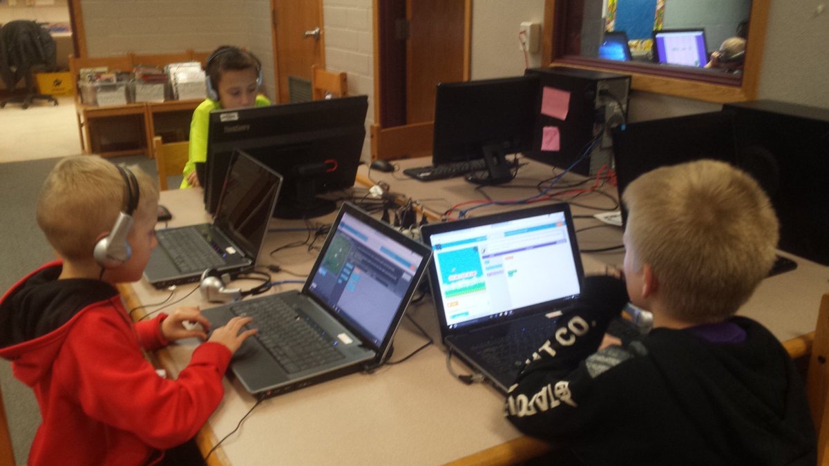 SShepReads's tweet image. More coders #CSEdWeek #CodeIowa #HourofCode