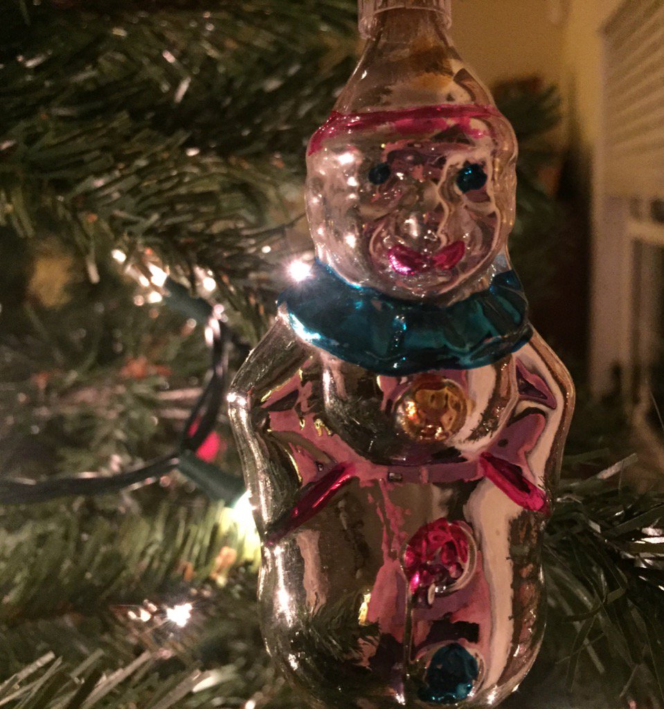 SFitz5's tweet photo. And THIS has been living in our attic all these years! #creepyclown #Christmas #ornaments https://t.co/nBnZYAgH76