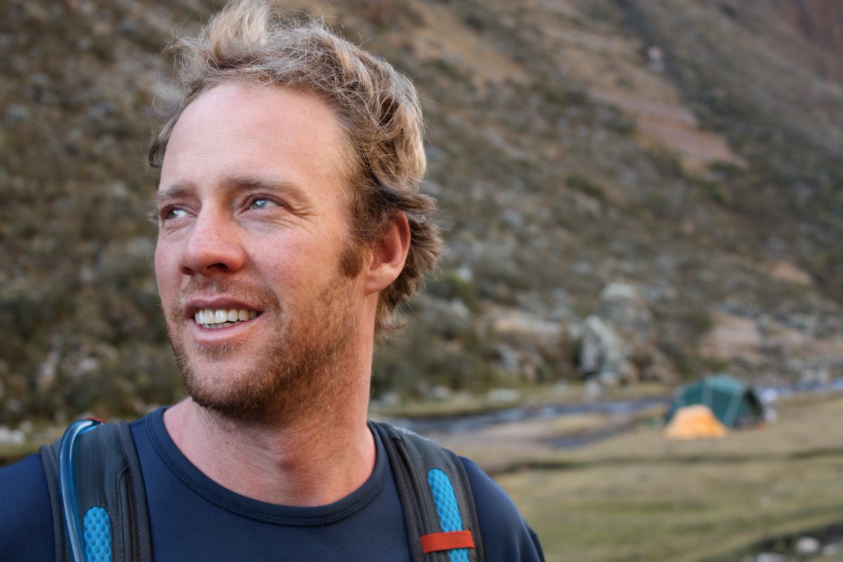 lonelywhale's tweet image. Read how #JacquesCousteau inspired @BillionOyster and @HarborSchool co-founder Murray Fisher on @whalebonemag: bit.ly/2g2UmZQ