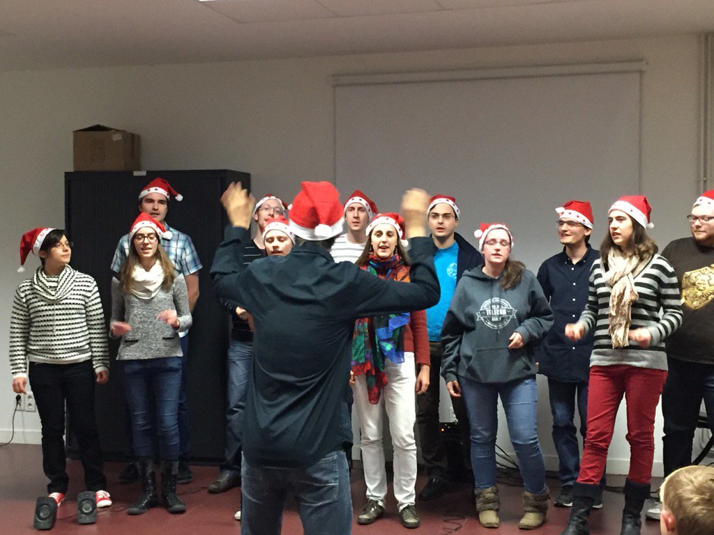 OlivierFestor's tweet photo. Notre belle chorale chante a la soiree solidarite de @TELECOMNancy ce soir. https://t.co/FHR0Fo1ggB