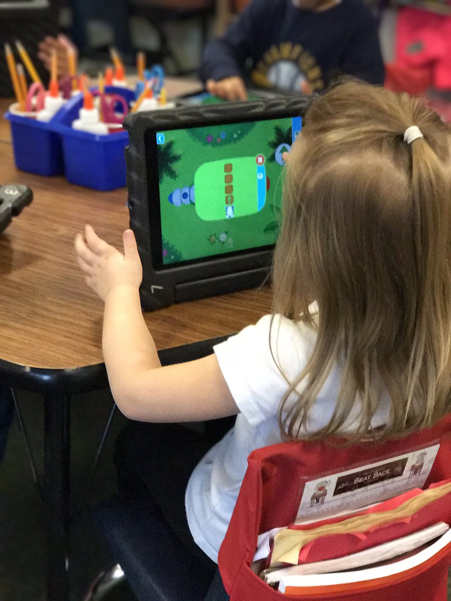 MeStarSosa's tweet photo. Cute, cuddly kinders coding w/ code-a-pillar! #good2beloe #rrisd #rrisdtech @MrsBammelRRISD #HourofCode @FisherPrice https://t.co/Eu8u2qjTFw