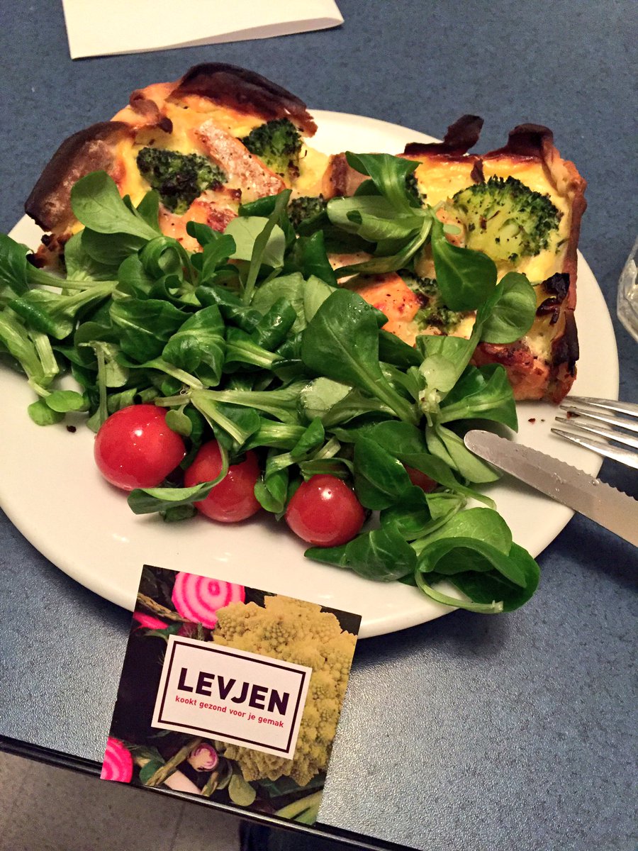 ter_ubr's tweet photo. Thanks #LEVJEN it was good .. #quiche #salmon #broccoli #salade #HealthyFood 😋👌🏾 https://t.co/rPZPduIBuu