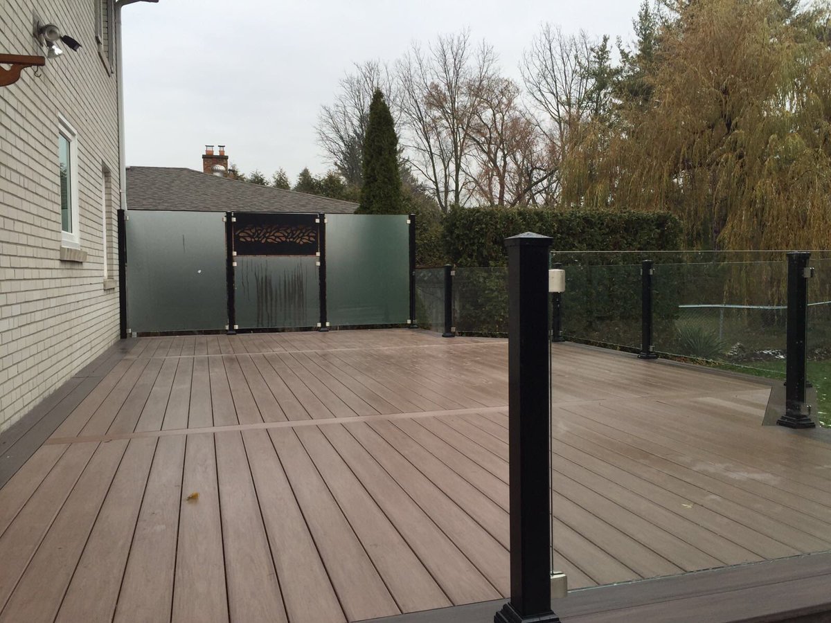 mecontracting's tweet photo. Just a little bit more and finish... who's working outside right now ? #mecontracting #houzz #homestars #landscapingtoronto https://t.co/QbHWo8v9Js