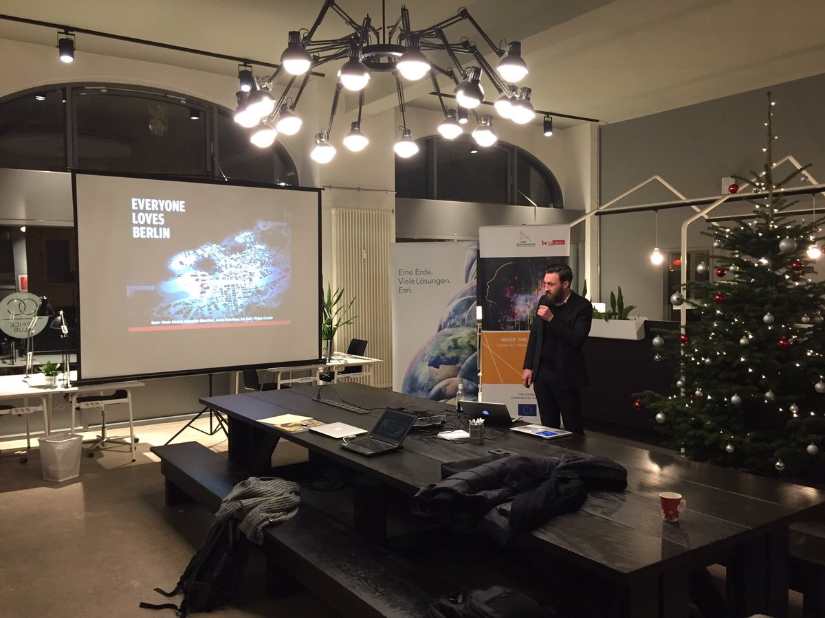GeoMonday's tweet photo. @seb_meier from @FHPotsdam opens #GeoMonday 2016.4 - beauty of #maps talking about map visualizations and art #everybodylovesberlin #mapviz https://t.co/rVZdVs9zUI