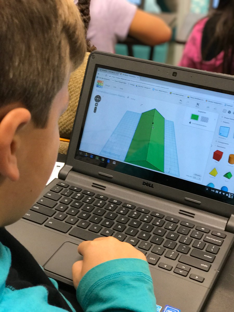 MeStarSosa's tweet photo. #Design, #Creation and #Curiosity are alive @LiveOakRRISD with our #3D printer! #good2beLOE #rrisd #rrisdtech @makerbotEDU https://t.co/e4vLr6WOq3