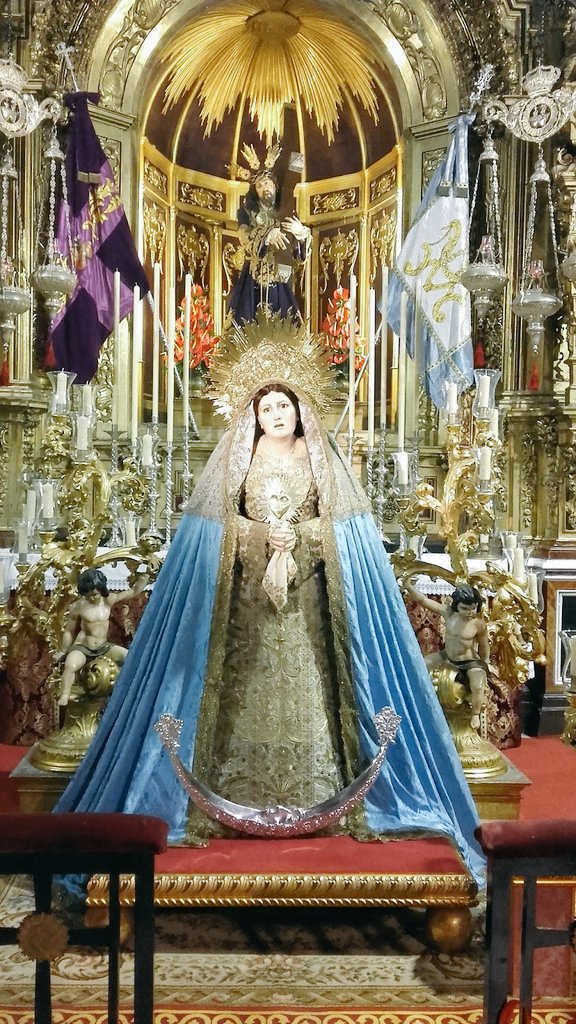 oclevanta's tweet photo. Besamano de María Stma. De los Desconsuelos de @AfligidosCdiz en @SanlorenzoCdiz con motivo de sus cultos #Cadiz #CofradiasCA @OndaCadizTV https://t.co/c29EsmJK0W
