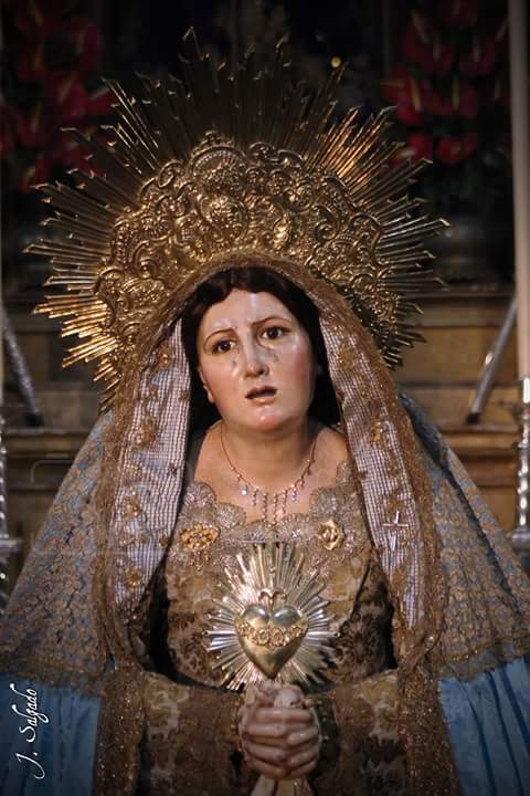 oclevanta's tweet photo. Besamano de María Stma. De los Desconsuelos de @AfligidosCdiz en @SanlorenzoCdiz con motivo de sus cultos #Cadiz #CofradiasCA @OndaCadizTV https://t.co/c29EsmJK0W