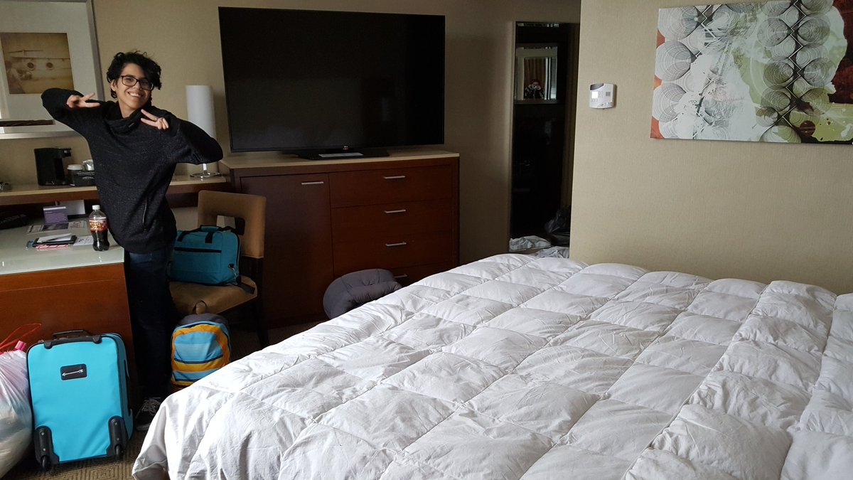 inksty's tweet photo. Room 1007 is the cleanest!! #Furfest #cleanestroom #Hyatt #HyattOHare <3 Thanks for a great stay!! https://t.co/qdFTFsgLfC