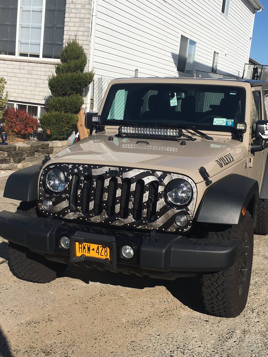 JeepEat's tweet photo. Check out https://t.co/4r79u7Heqn loving the skin everyone follow them and check out there site #jeepbeef #itsajeepthing #jk #jeeplife https://t.co/ODDJWvIvQU