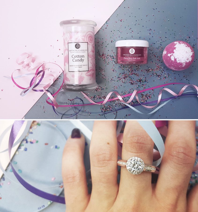 Sashulienka's tweet photo. 20 sleeps till 🎄🎁🎅🏻! scented candles or bath product with hidden jewel valued £10-£5000 https://t.co/j70Zdlg0MU https://t.co/7N255Jmfex