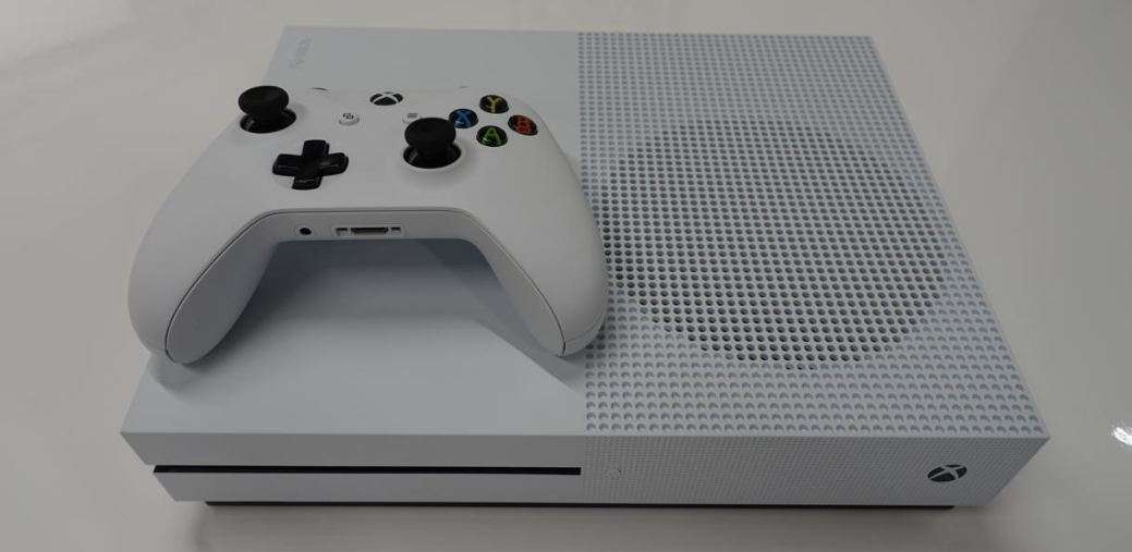 Buy an Xbox One S, Get an Extra Controller and Free Game Right Now gamespot.com/articles/buy-a… #gamenews