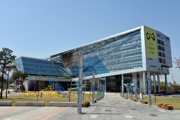 #성남시

경기도 시·군 종합평가서
2년 연속 ‘최우수’ 

오~~~^-^  멋집니다!!

enewstoday.co.kr/news/articleVi…