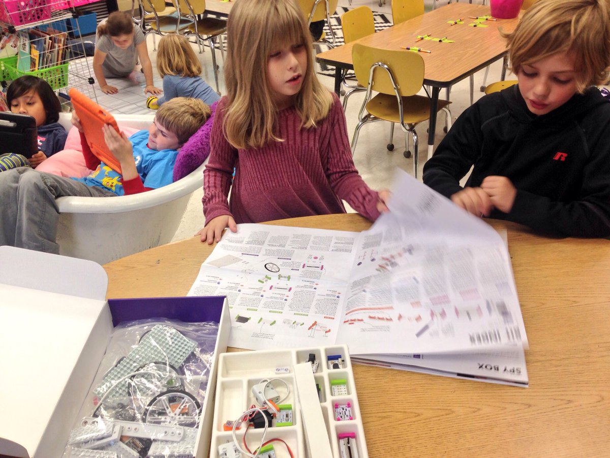 BluffParkReads's tweet photo. #HourofCode is here and in full swing!! #BeeBot #DotAndDash #Osmo #Puzzlet #ScratchJr. #DaisyTheDinosaur
#LittleBits @BluffParkElem https://t.co/J5F0OePbvO
