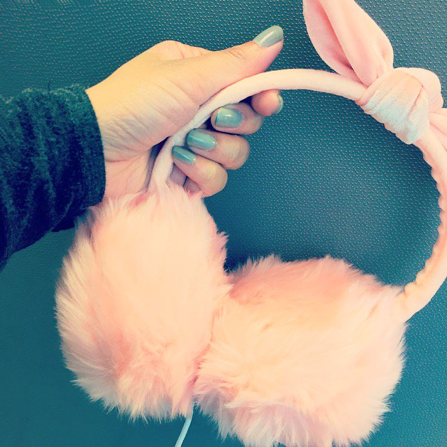 MyFuzzyFones's tweet photo. Fuzzy Fones are coming! ❄️ Available this winter. ❄️ https://t.co/2aYPpIyNW8