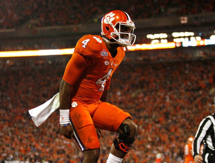 BleacherReport's tweet photo. Your Heisman finalists are:
Lamar Jackson
Deshaun Watson
Jabrill Peppers
Dede Westbrook
Baker Mayfield https://t.co/sFrEVrtTY2