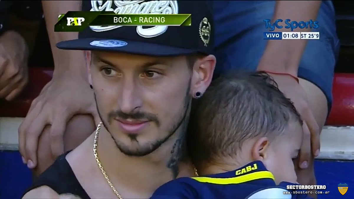 lamitadmastodox's tweet photo. Felipe ''el pipita'' presente en La Bombonera junto a su papá @PipaBenedetto. https://t.co/5hRaJiuVtH