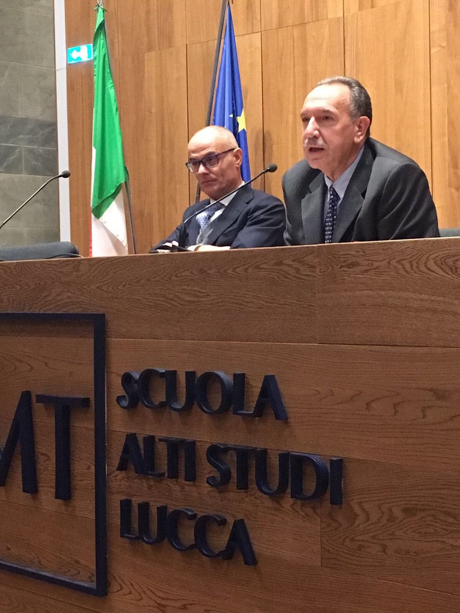 Tanti amici anche stasera a Lucca alla presentazione di Pasta in tavola, libro strenna di @bancopopolare edito da <a href="/SagepEditori/">Sagep Editori</a>