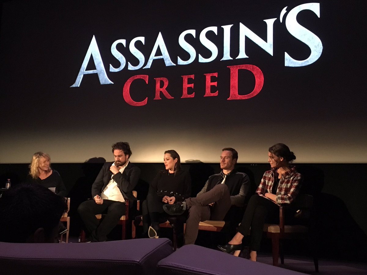 beatles_fass's tweet photo. NEW Michael and the #AssassinsCreedMovie cast at the Q&A after the screening in Paris! #Cotillard #Labed #Kurzel https://t.co/B0HZ48BzL0