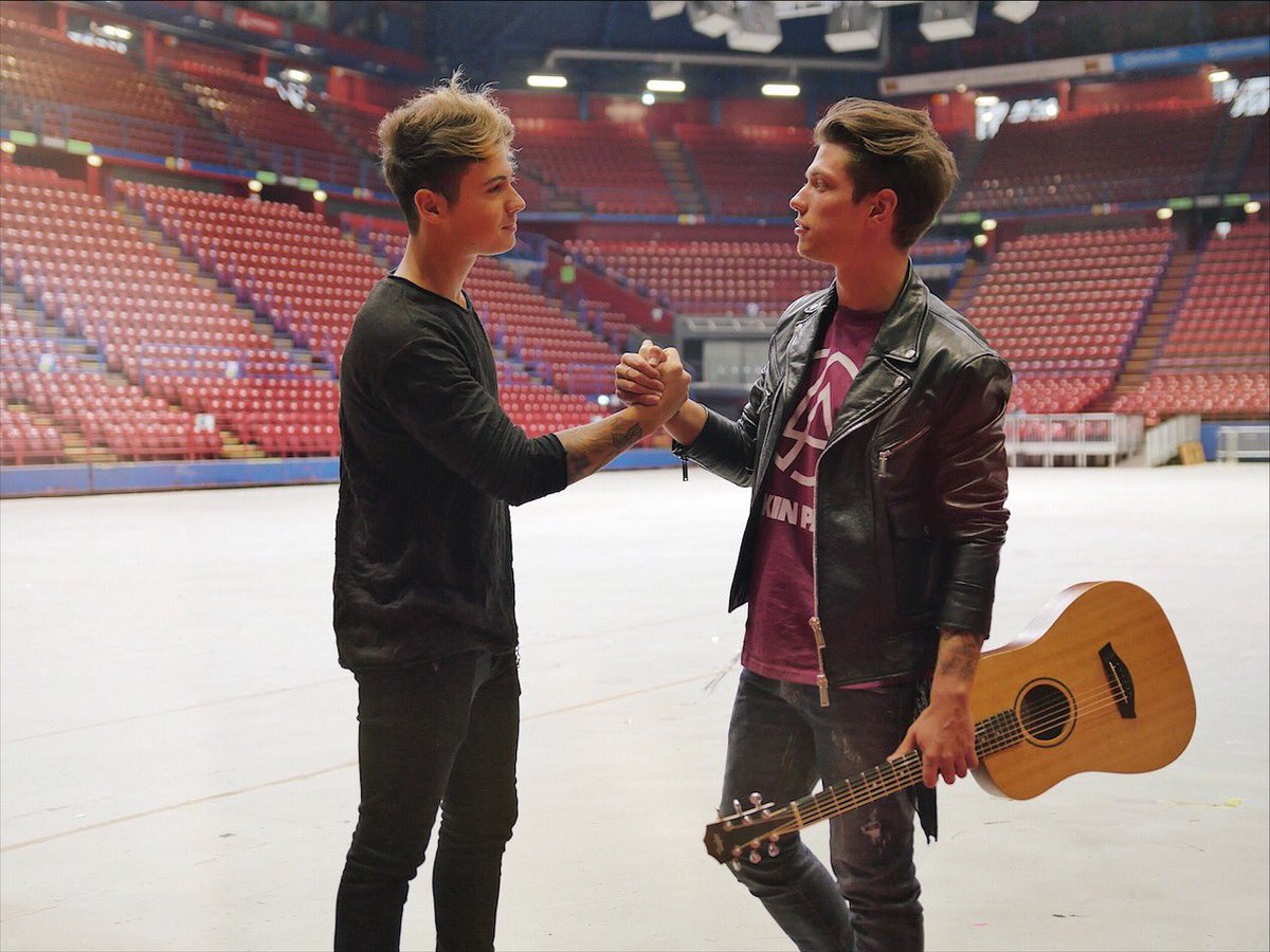 BenjieFede's tweet photo. Il nostro concerto del 4 Marzo al Mediolanum Forum di Milano è ufficialmente SOLD OUT 💪🏻 Grazie a tutti! https://t.co/RfQxEMHYAb