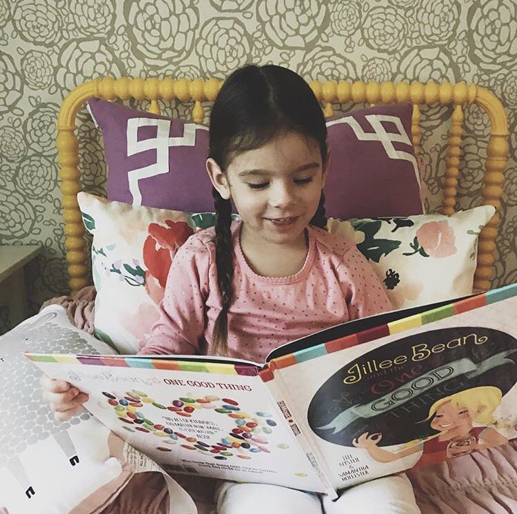 JilleeBeanBook's tweet photo. "It's changed this little girl's life for the better! She drops a jelly bean in a jar just like Jillee in the book."💗@mintarrow https://t.co/ROC4ok2pAv