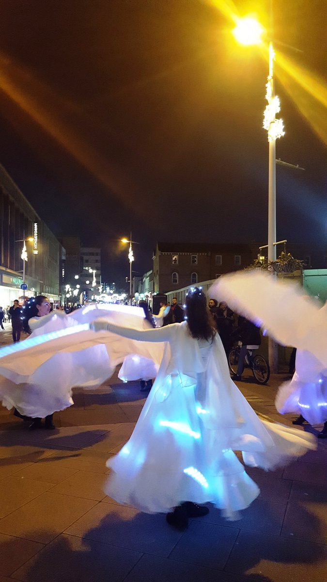 NishaaAnil's tweet photo. #SparkFestival's big bang! WOW #HOMESlough #discovery #Hershels #celebration @CreativeJunc @EEALondon @AikSaath​ @Empoword​ @TheCurveSlough https://t.co/jpaJcbRBTV