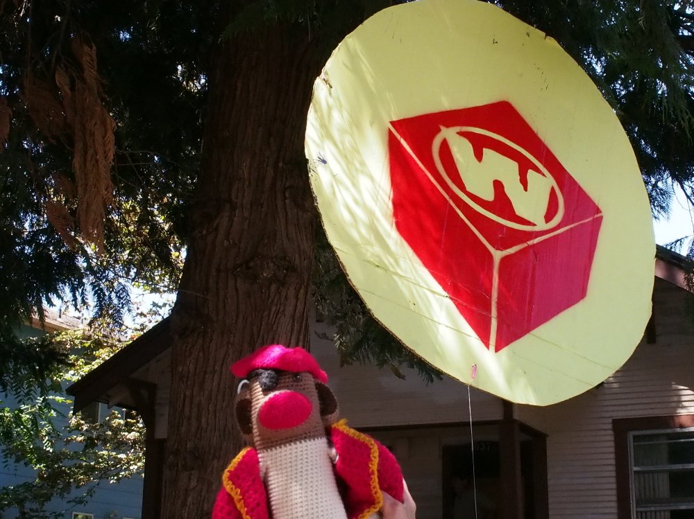 jororoasting's tweet photo. Joro bids farewell from the Whiteaker Block Party and hopes to return again next year! #MonkeyMonday #EndlessSummer https://t.co/dTP0zgXayy
