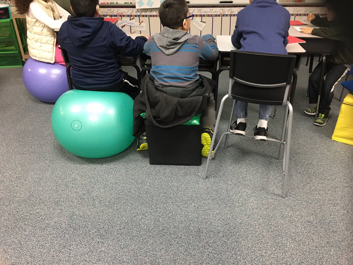 BishopEducates's tweet photo. School chairs are overrated. #flexibleseating #learnincomfort #davisgrows #wiggle https://t.co/NPh88GkJBD