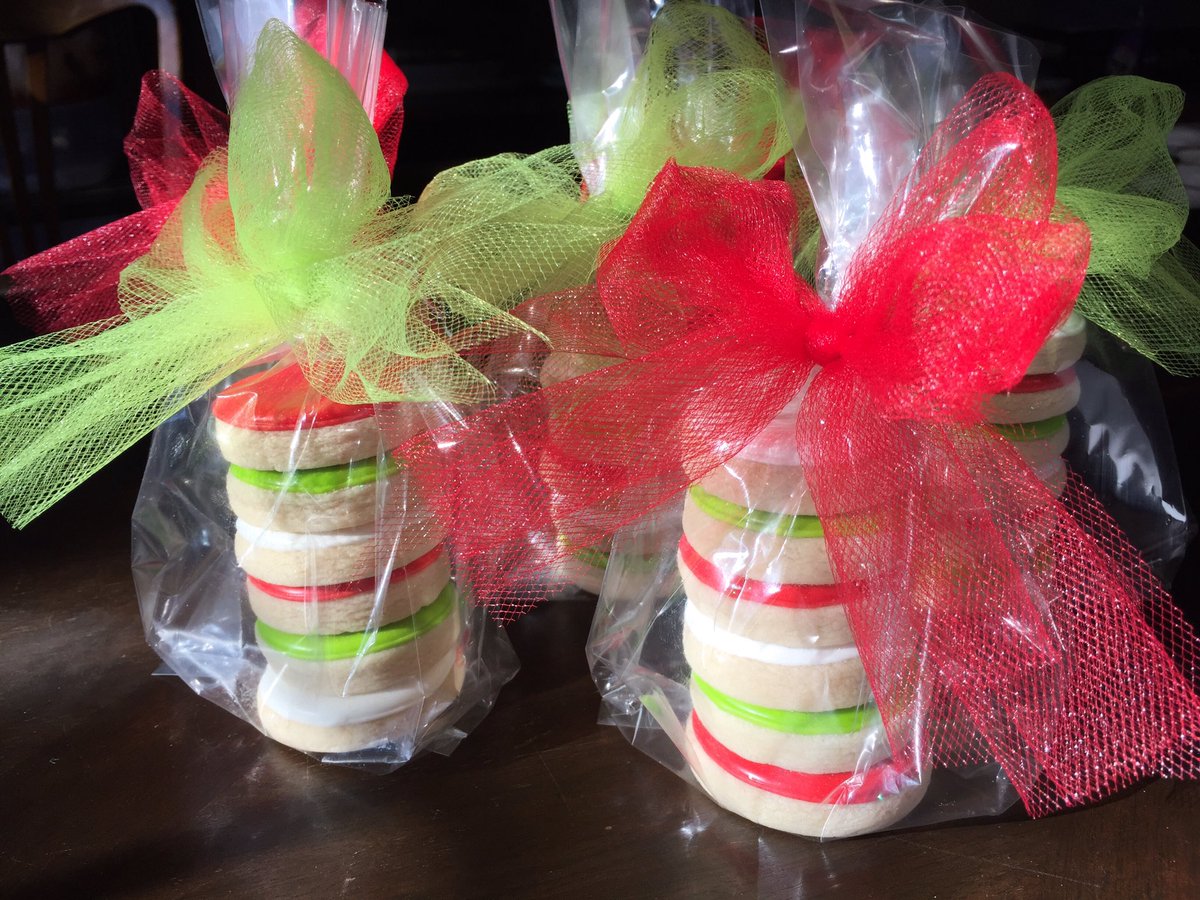localtartbakery's tweet photo. Christmas cookie stacks! These are $8 each &amp; are available for delivery in Wichita today, just message us to order 🎄🌝👌 https://t.co/AVhFOAYENH