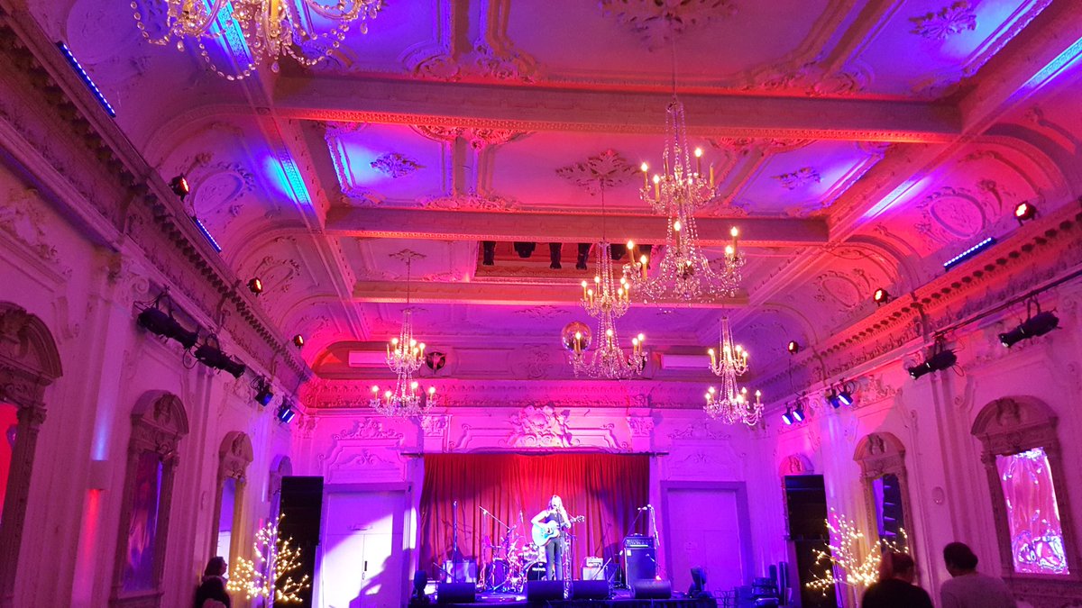 The awesome @RothwellMusicUk opening here at Bush Hall get too it guys!! Sooooo good 🙌🙏