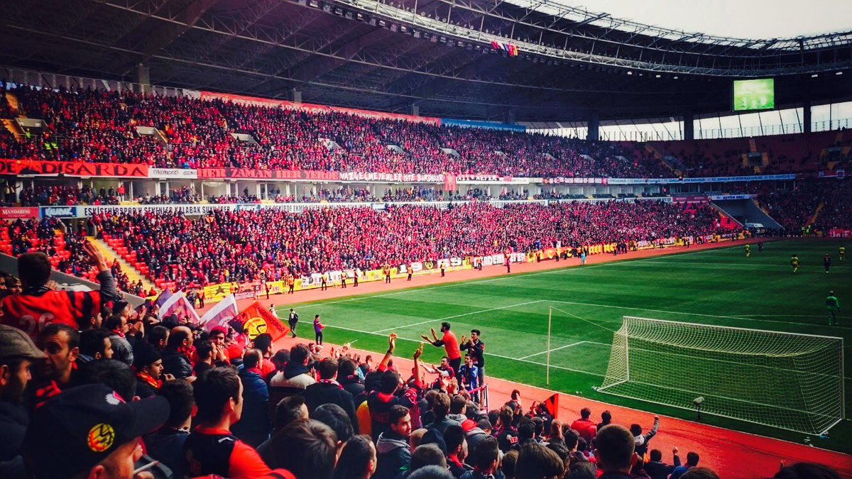 #EskişehirsporYokOlmasınkahrolsun endüstriyel futbol yaşasın şehrine ihanet etmeyen tribünler