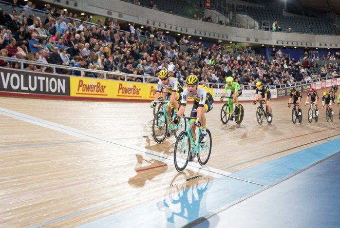 vismaleaseabike's tweet photo. Check out our Facebook-gallery with pictures of @DennisvanWinden and @SLammertink at the Lee Valley Velodrome.  https://t.co/NXl26bAPxZ https://t.co/O6pe9AZWNh