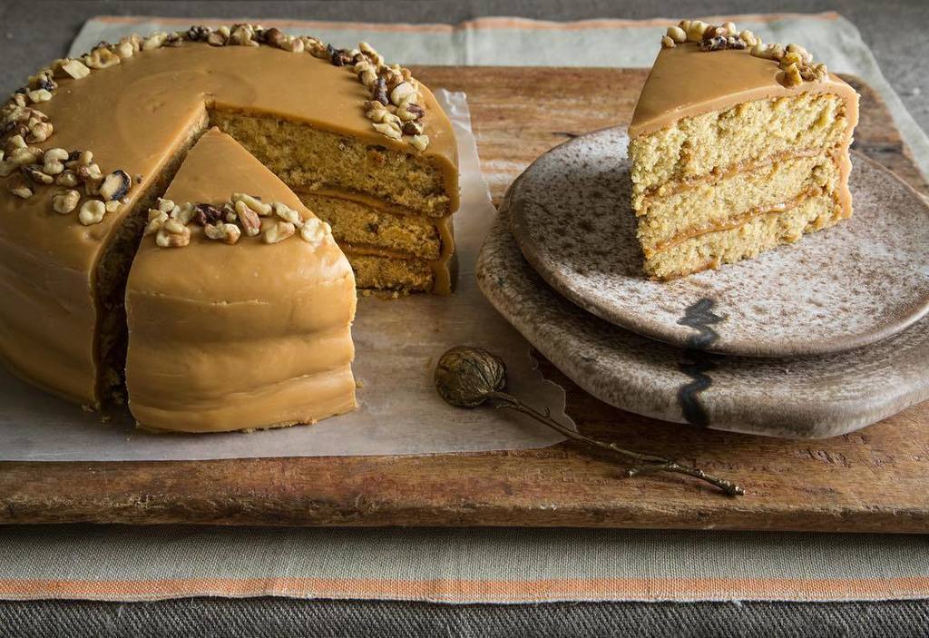 sugareesbakery's tweet photo. We are bananas 🍌 🍌 for the banana walnut cake! Made fresh today! #bananawalnutcake #layerc… https://t.co/74DLZxi6cu https://t.co/lT5oewQuyM