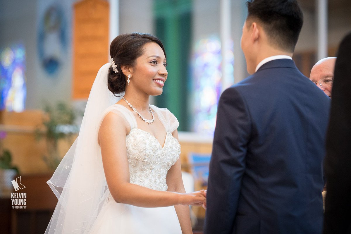 Anne &amp; Ian's Wedding at <a href="/DistilleryTO/">The Distillery District</a>, <a href="/HiltonMarkham/">Hilton Toronto/Markham Suites Conference Centre</a> is now up on my blog! kelviny.com/blog/anne-ian-… #MarkhamWeddingPhotographer <a href="/Weddingful/">Weddingful</a>