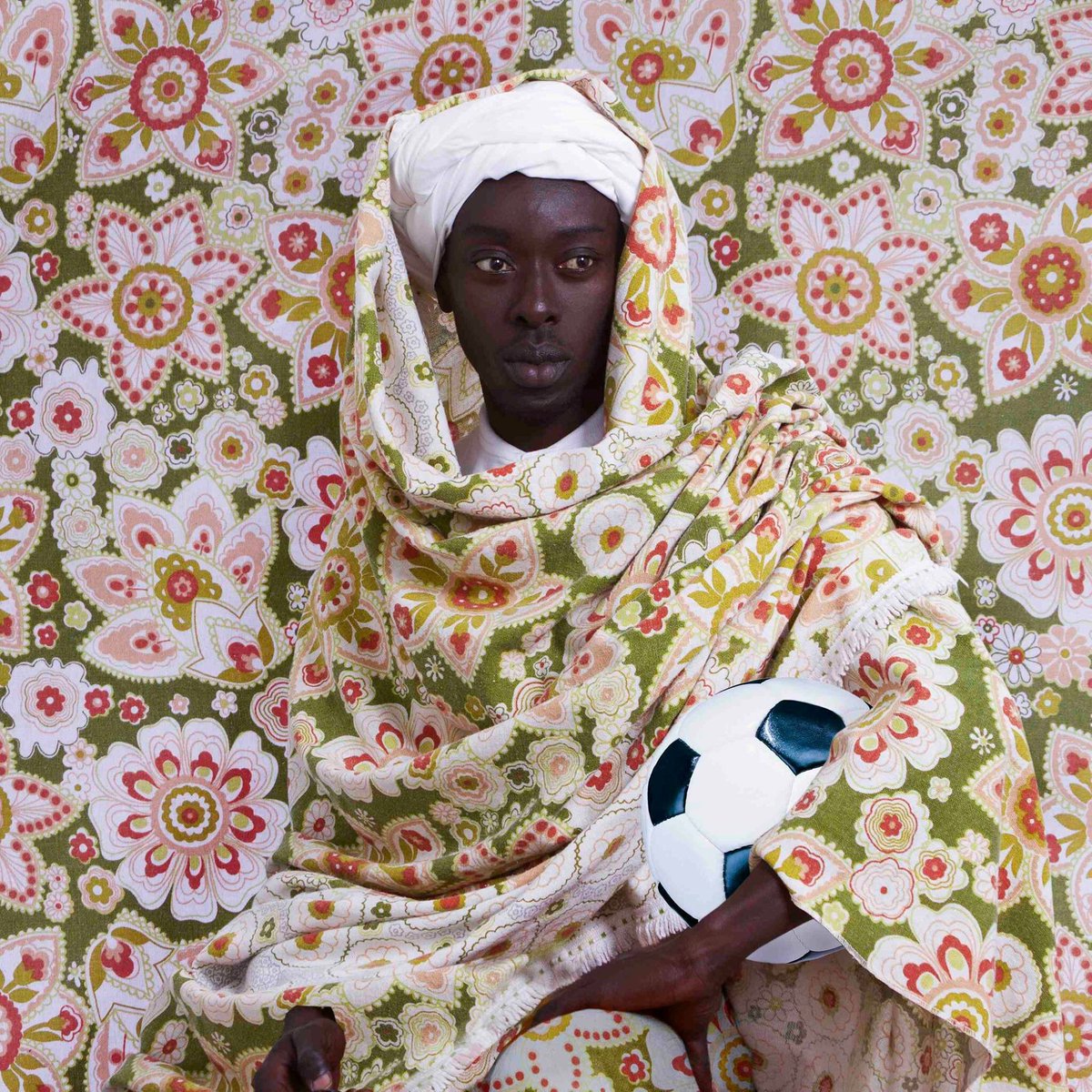 GodeyeGadaay's tweet photo. #MyTop10VisualArtists #Senegal #2 is @omarvictordiop 1/3 #AfricanVisualArtist Call this one #MaraboutFootballer https://t.co/u6Gm7Y6RhI