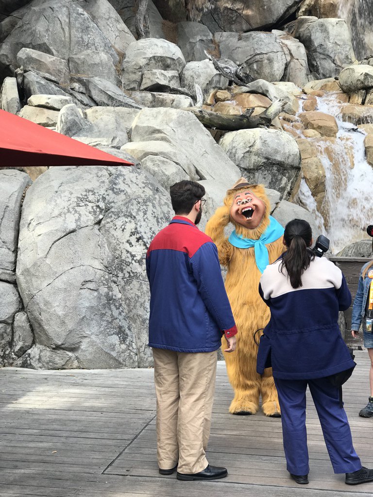 guyselga's tweet image. Liverlips is waiting in line for his own meet and greet