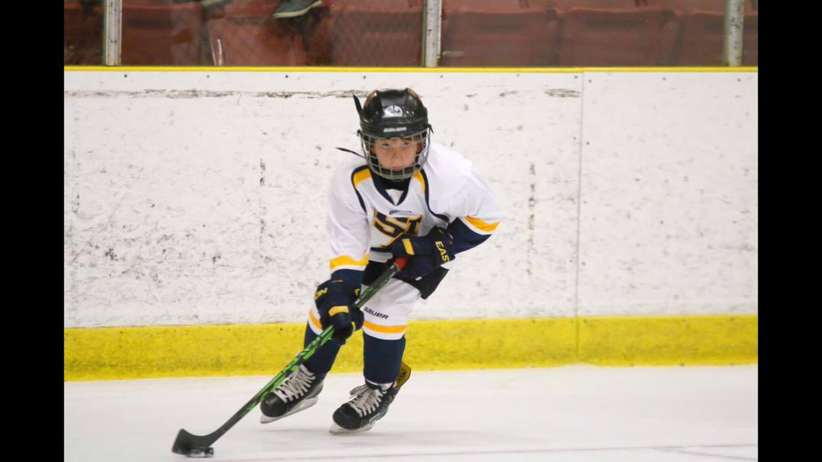 Give a goal for holidays this year! Raven Hockey is in Nepean at <a href="/barrhavensource/">Source for Sports</a>! @sourcenation