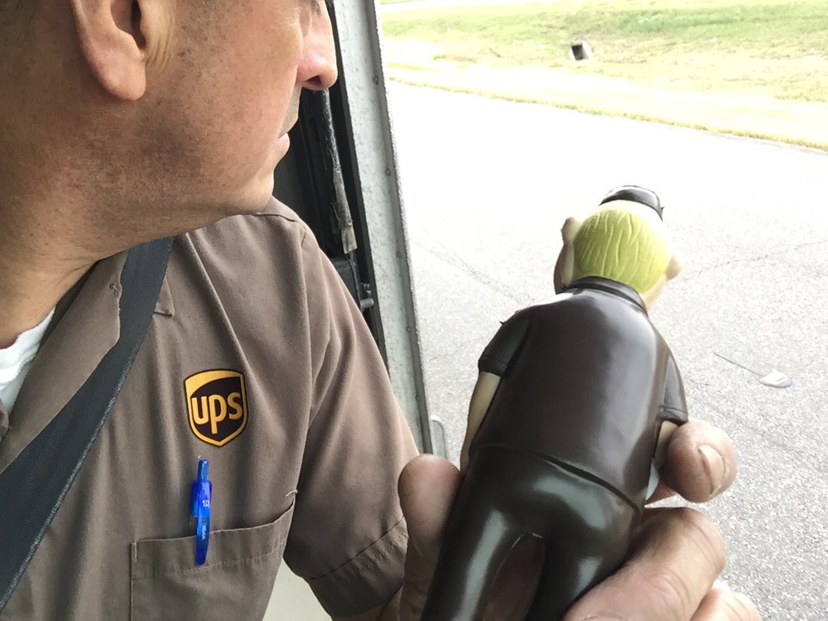 MaverickUPSsafe's tweet photo. Look over left shoulder. #redriversafety #peak2016 #maverickthesafetystud https://t.co/92XUyX2zB6