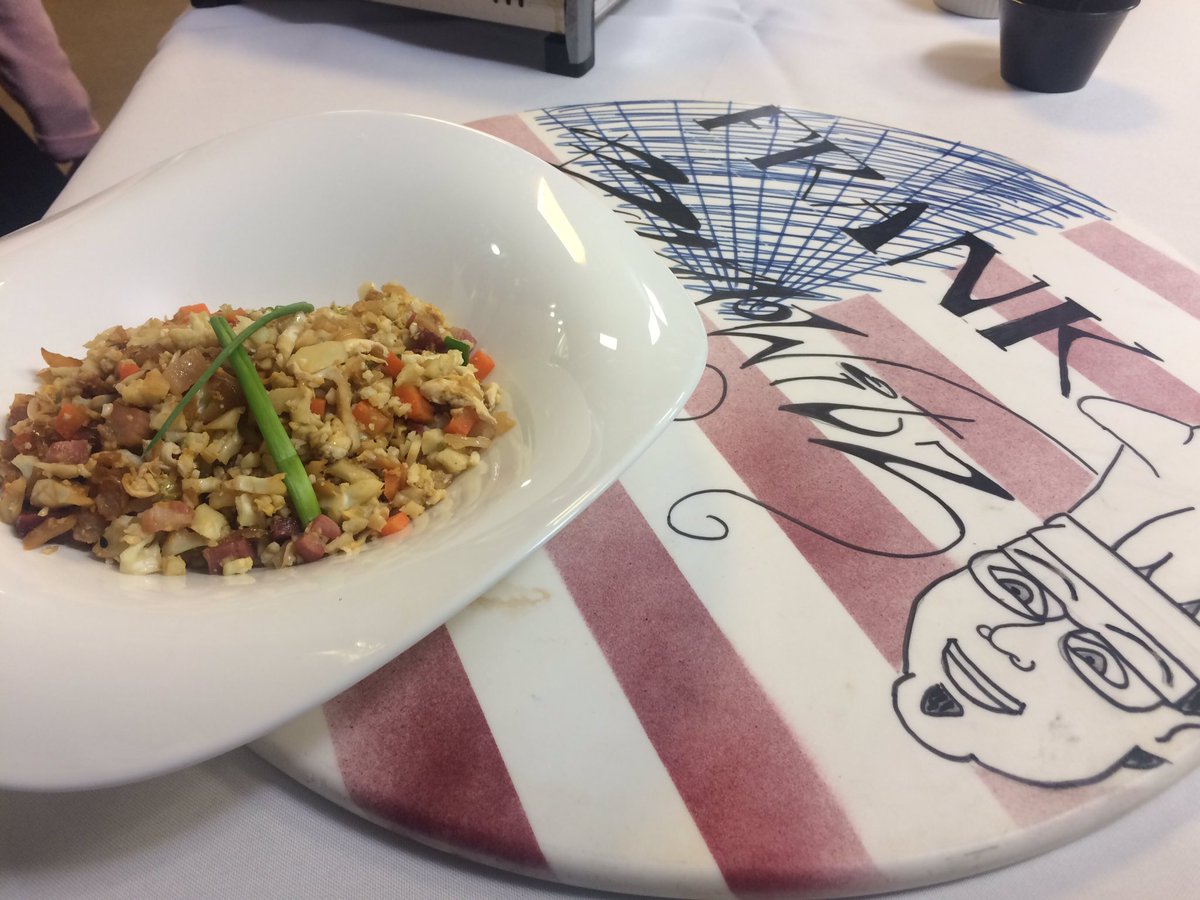 DishItOut_MCCC's tweet photo. DIO Fact 4: This serving plate was actually made by one of our guest Chefs for Chef Benowitz! https://t.co/1ZOtkbmqsq