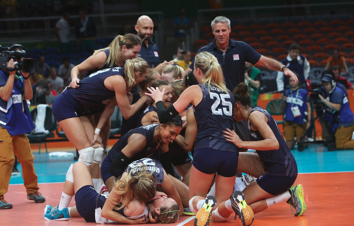 usavolleyball's tweet photo. #USAVwnt season-ending stats & awards plus team news from all corners of the globe highlights latest #USAVupdate. https://t.co/9uijfigD8F https://t.co/SdffGSEZsi