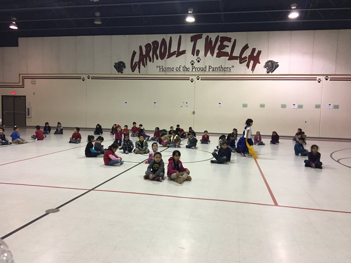 coachramirez23's tweet photo. 1st graders waiting patiently while we switch taggers #ctwdec #monkeytag  #perocks @ctwpanthers https://t.co/p1zbL1V5bG