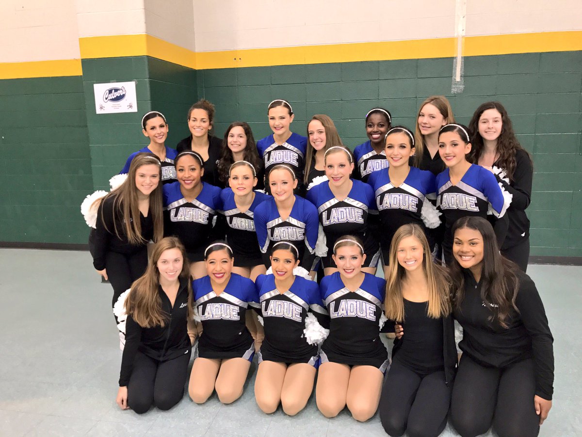 Laduettes's tweet photo. Lindbergh was a success! We had so much fun 💚💙👽🚀🖖🏽 https://t.co/TrMe1vRExn