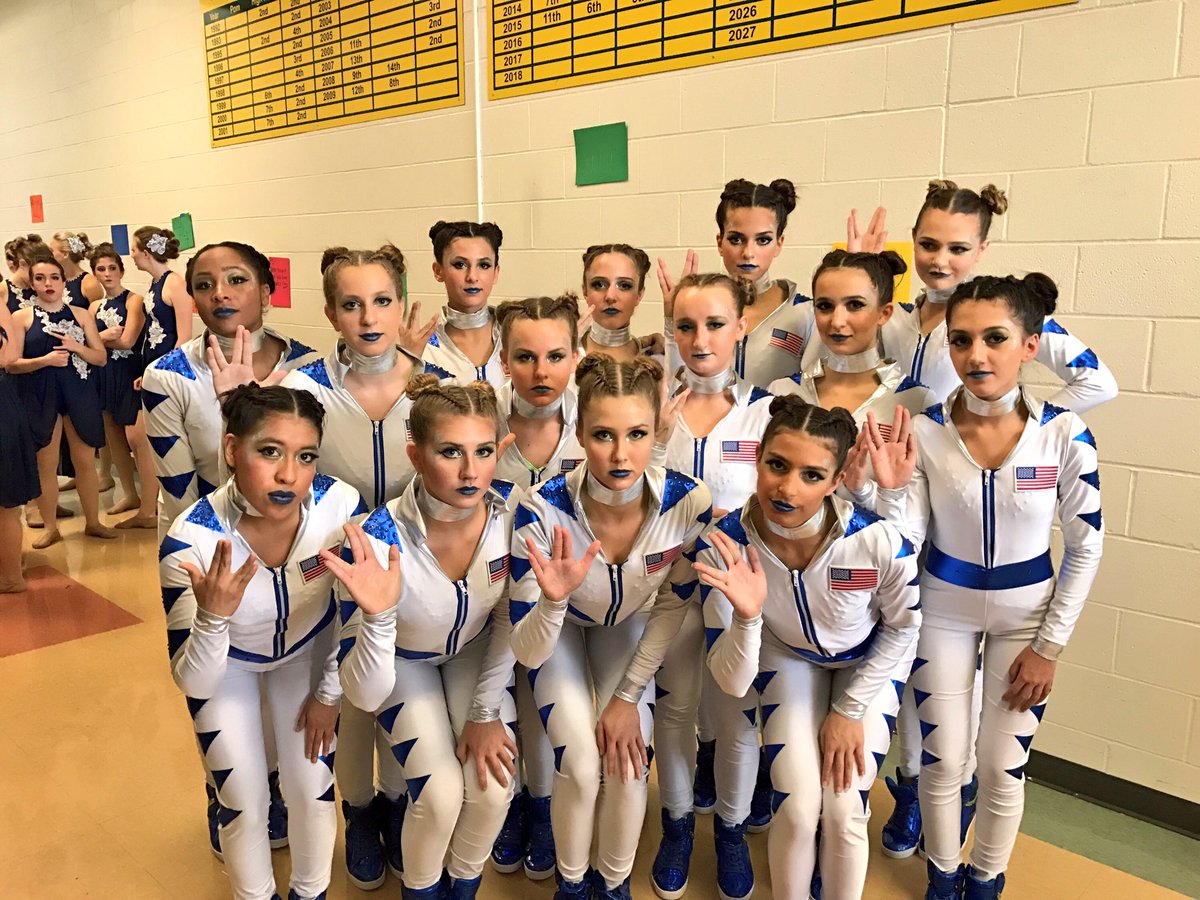 Laduettes's tweet photo. Lindbergh was a success! We had so much fun 💚💙👽🚀🖖🏽 https://t.co/TrMe1vRExn