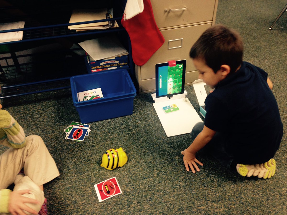 MrsJackson157's tweet photo. Hour of Code #Kindergarten #DLSchools #DLLittleLakers #coding https://t.co/Ck70ALHqS1