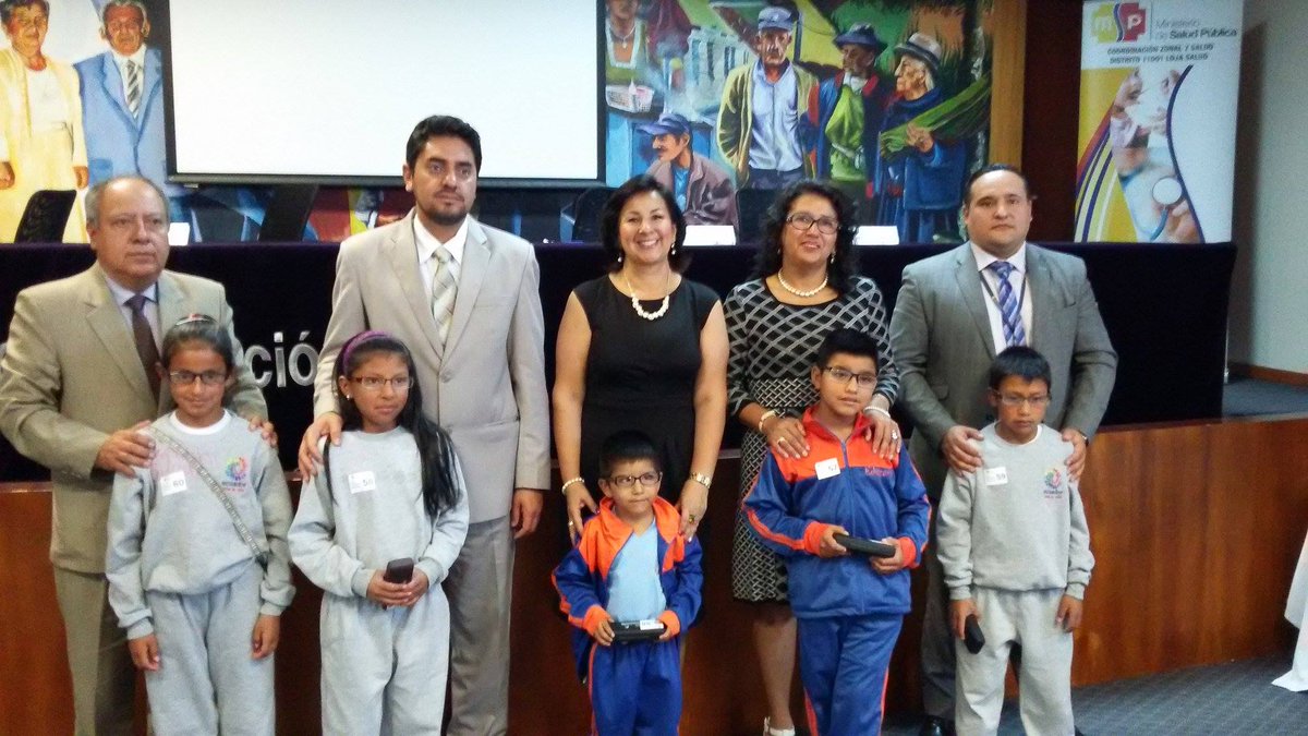 lodelmomentoloj's tweet photo. #Loja | #Distrito11D01 entrega 80 lentes a estudiantes de 11 escuelas de Loja en el marco del programa Errores de Refracción. https://t.co/1uRc5Efemx