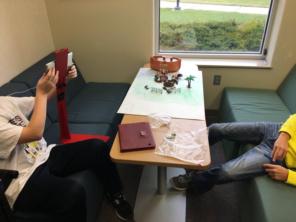 techducation's tweet photo. Great things happening in #makered Re-enacting battles of the American Revolution. #hsmstigers #sdchat #edchat  #historyteacher #History https://t.co/9oJnYkXtdU