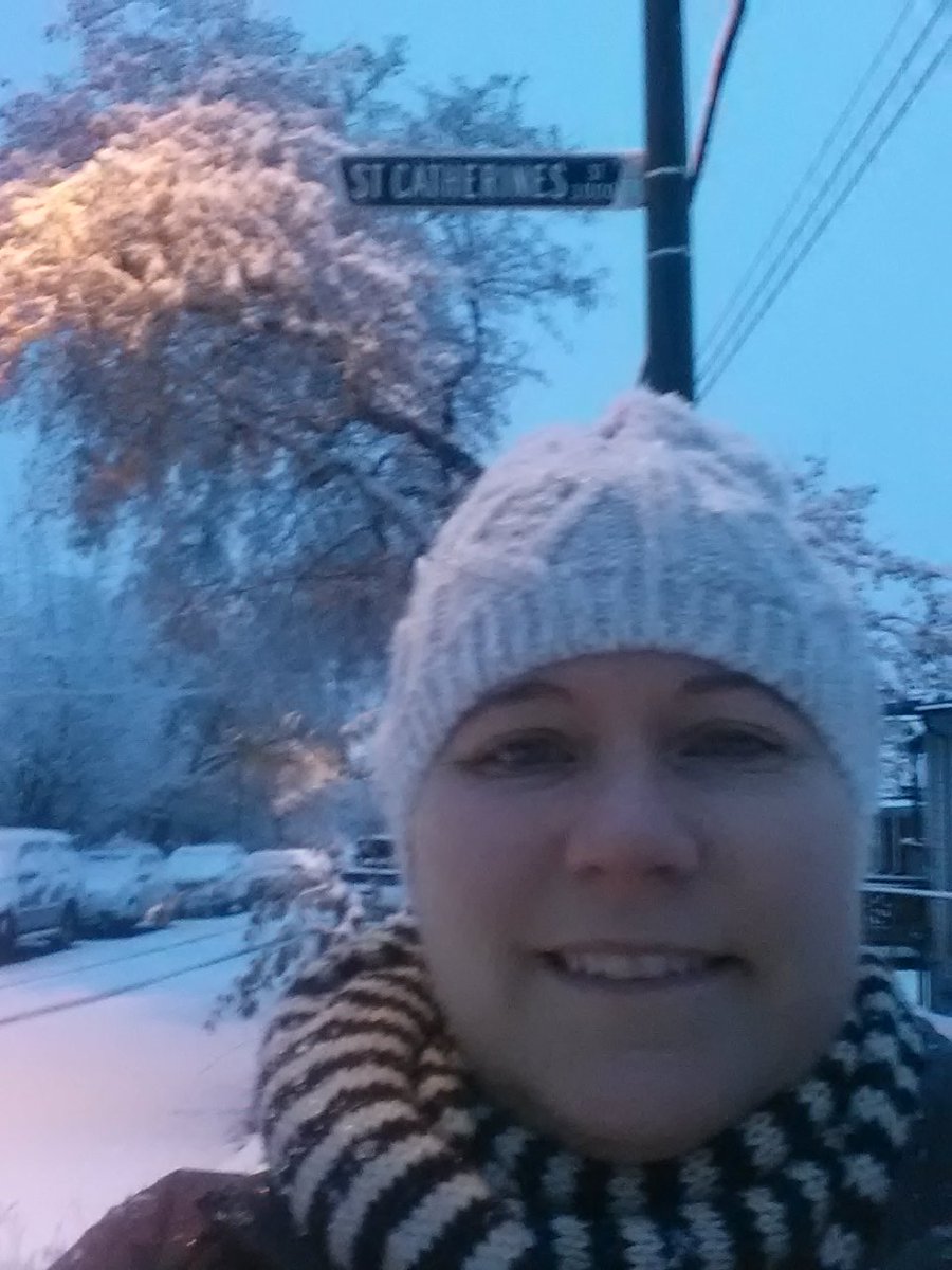 Alisong604's tweet photo. Day 4: Run cancelled due to white stuff. Went for a bracing walk instead. #run30for30 #yvr #running #fitness #walking https://t.co/SB2NPGaz5O
